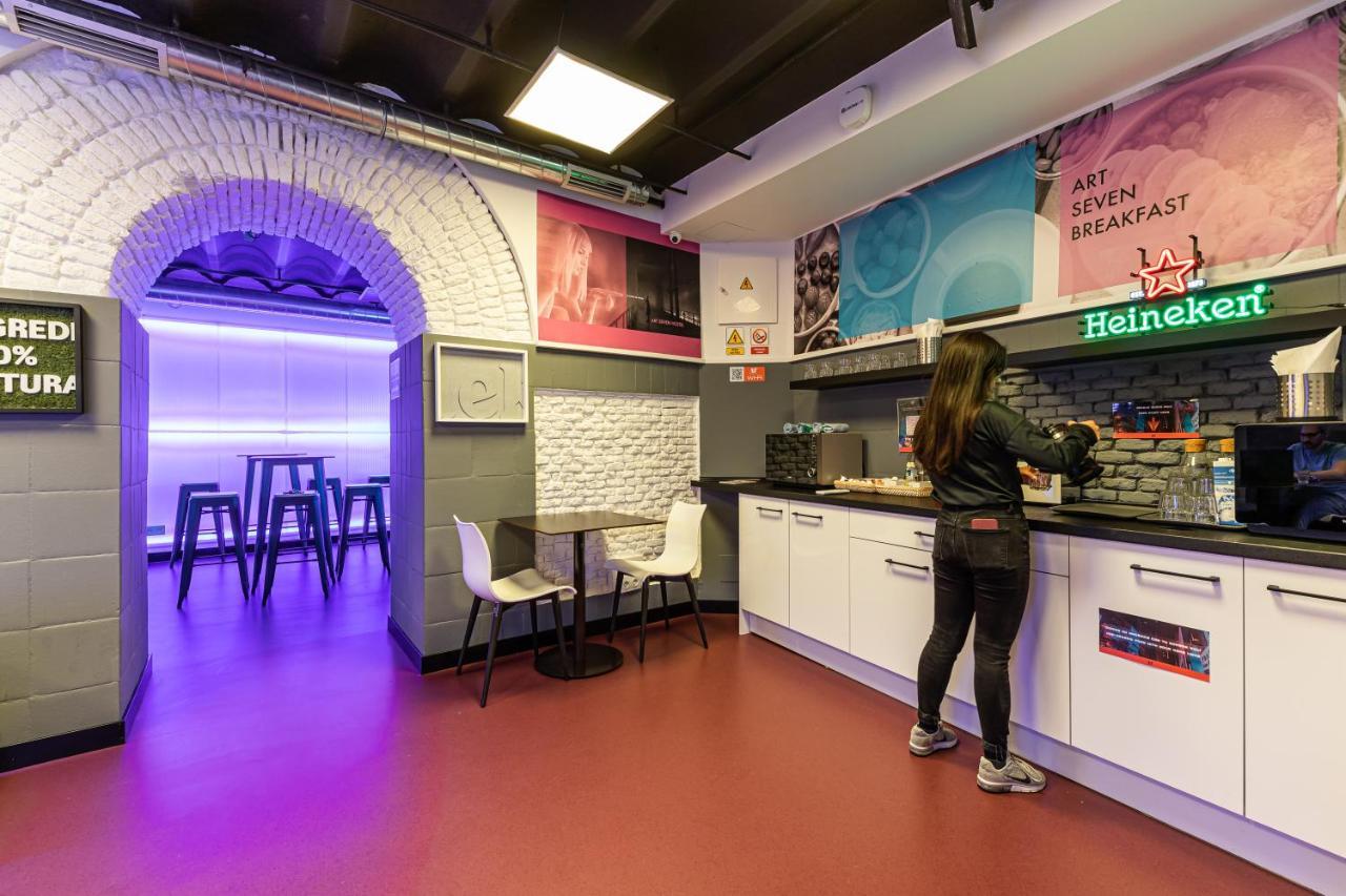 Art Seven Hostel Capsules Madrid Kültér fotó
